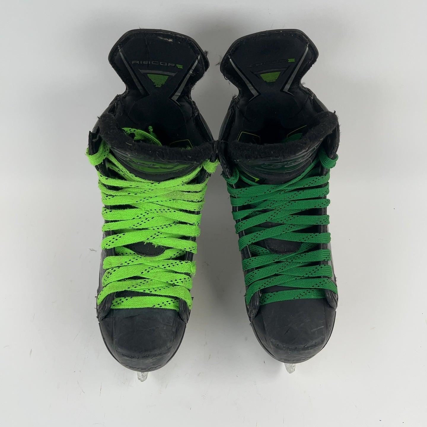 CCM Ribcore 80K Size 4, Hockey Skates