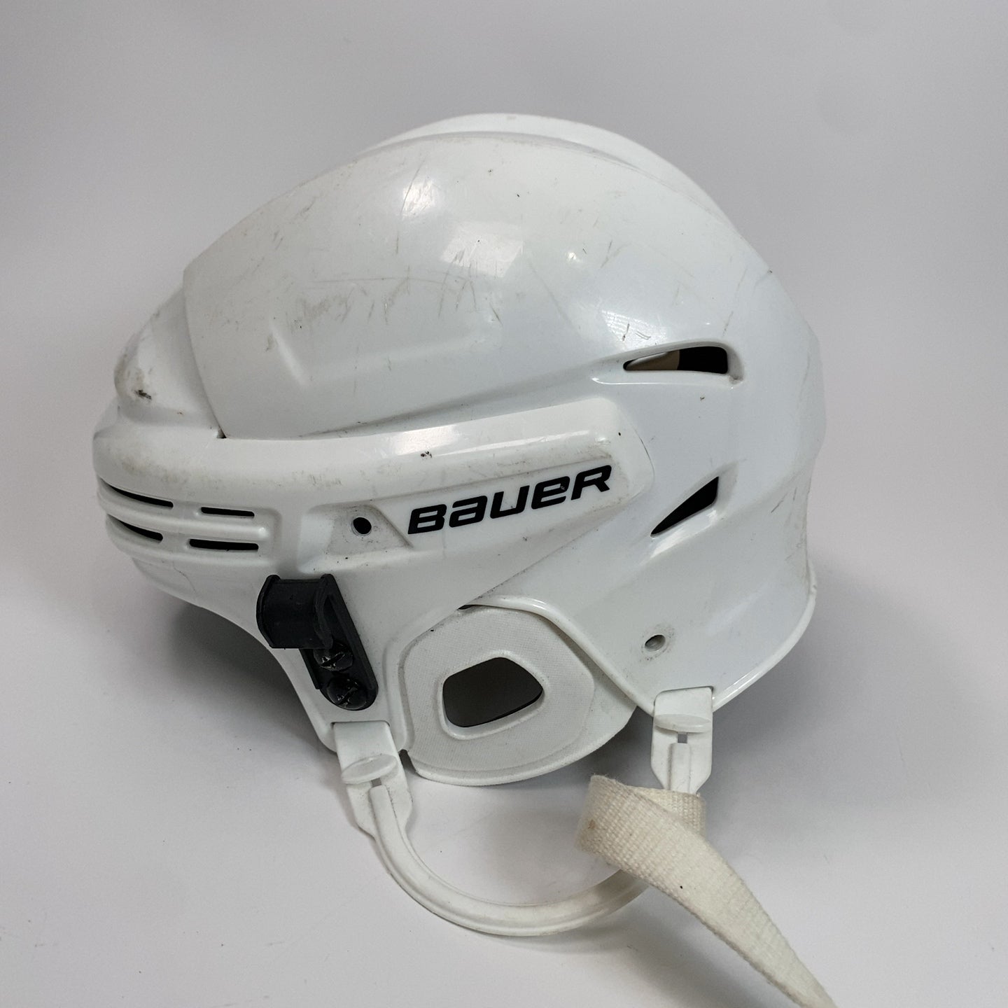 Bauer BHH2100 6 1/4" to 6 7/8" Hockey Helmet