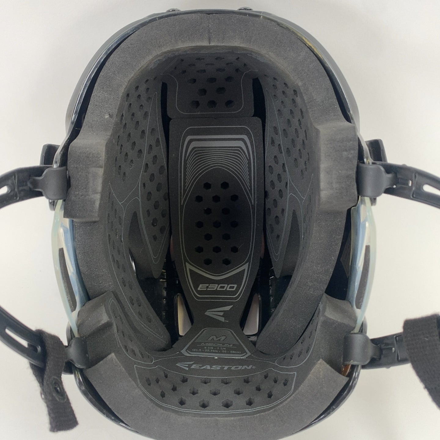 Easton E300 Medium 6 7/8 to 7 1/4 Youth Hockey Helmet