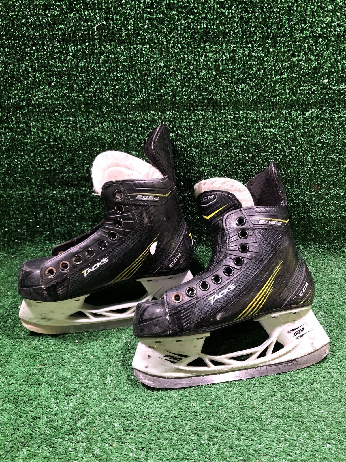 Ccm Tacks 2052 Hockey Skates 1.0D Skate Size