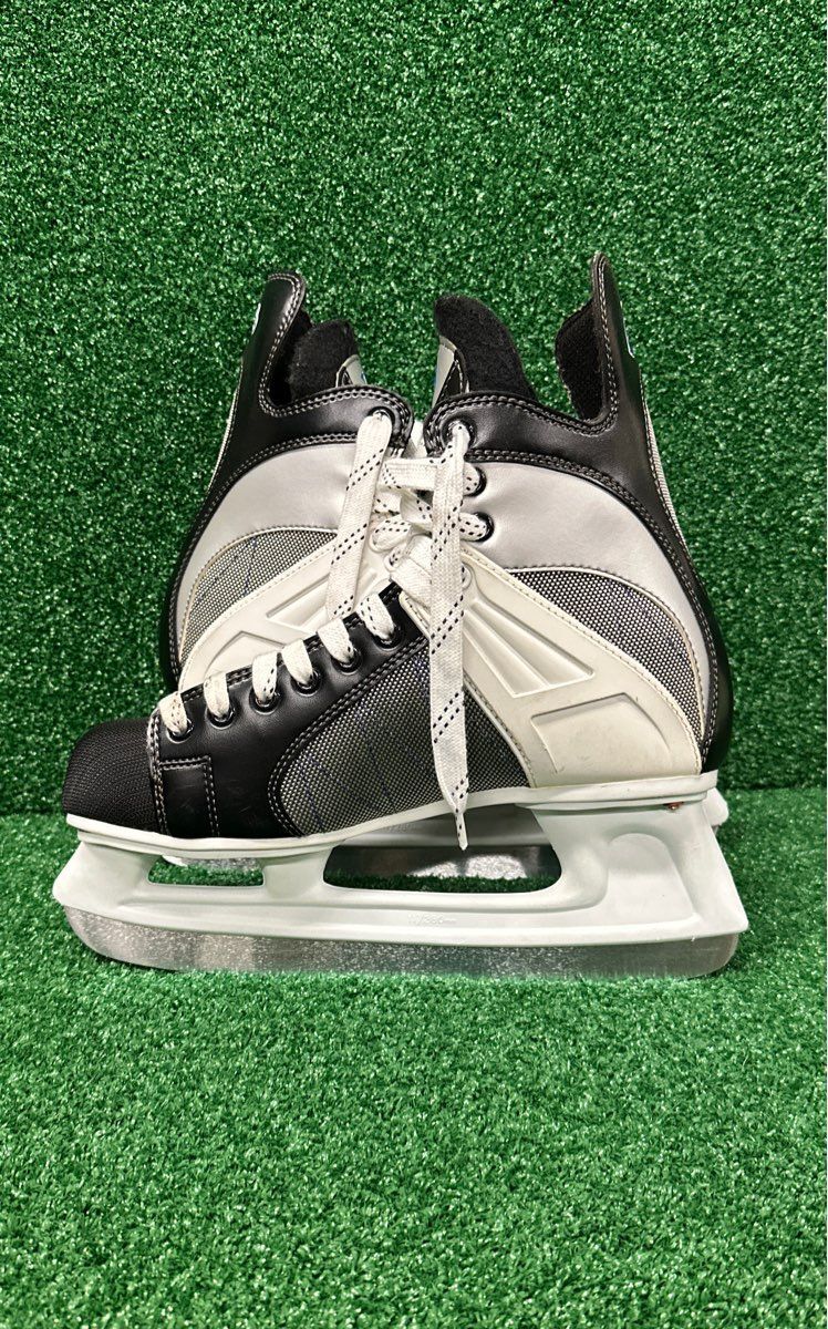 Classic CCM 158 Hockey Skates 9.0 Skate Size