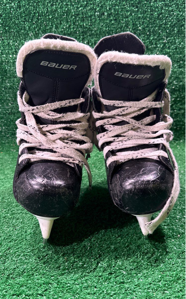 Bauer Supreme 140 Youth Hockey Skates 12 R Skate Size