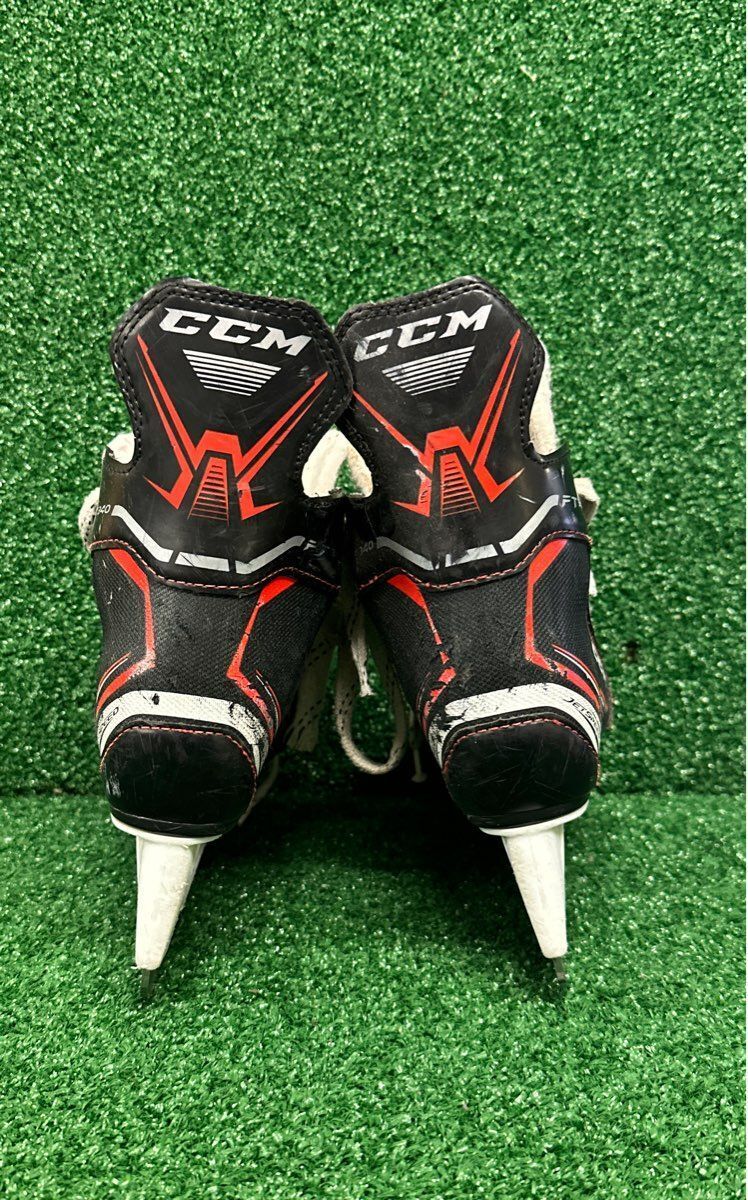 CCM FT340 Hockey Skates 11.0 Youth Skate Size