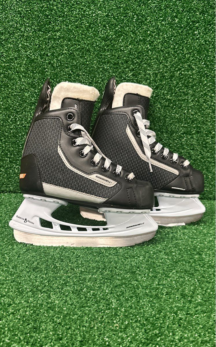 Winnwell Amp 300 Hockey Skates 13.0 Skate Size