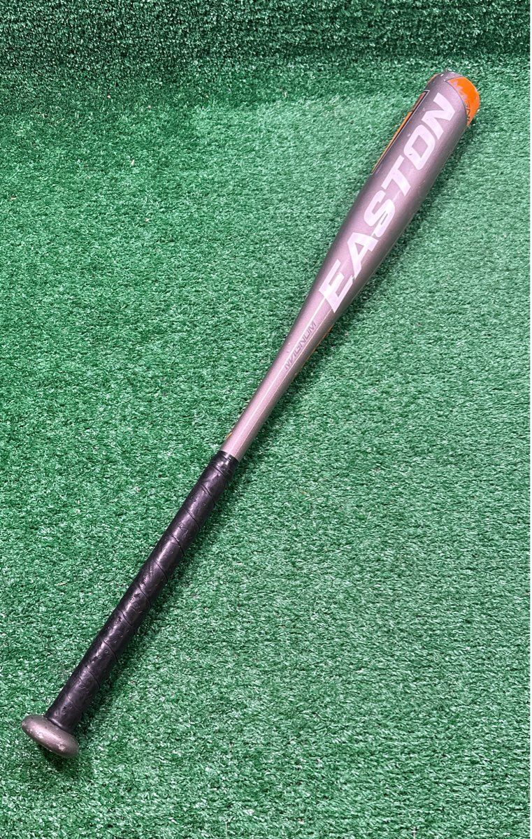 Easton Magnum Baseball Bat 28" 18 oz. (-10) 2 1/4"