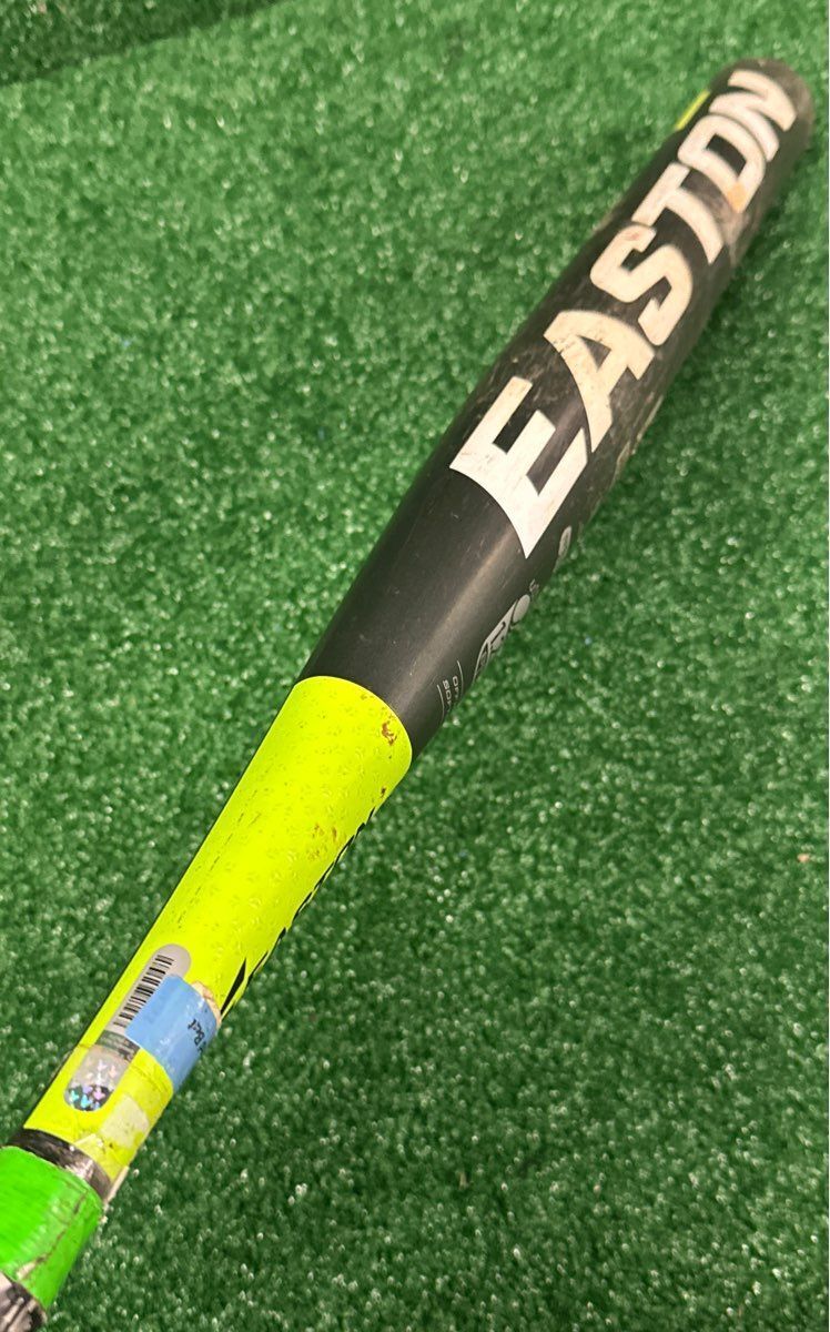 Easton Salvo SP15SVAU Softball Bat 34" 27 oz. (-7) 2 1/4"