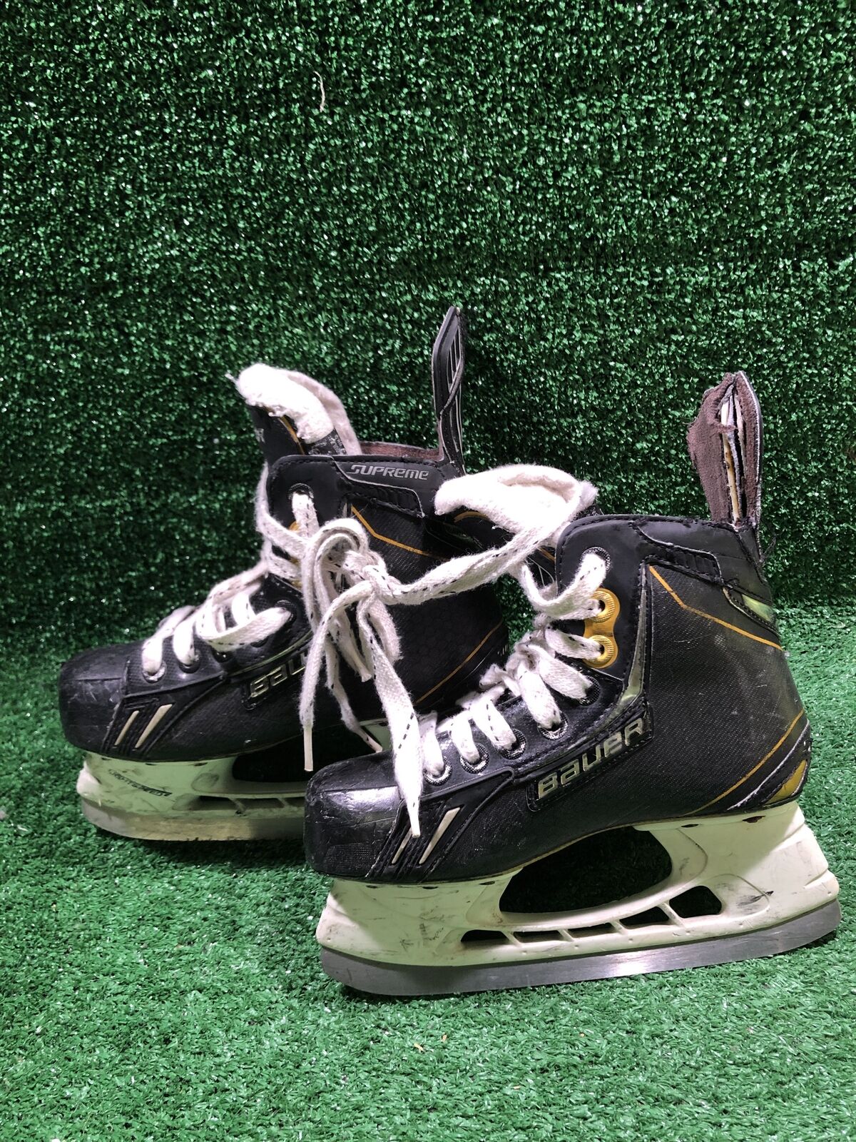 Bauer Supreme One.7 Hockey Skates 1.5EE Skate Size