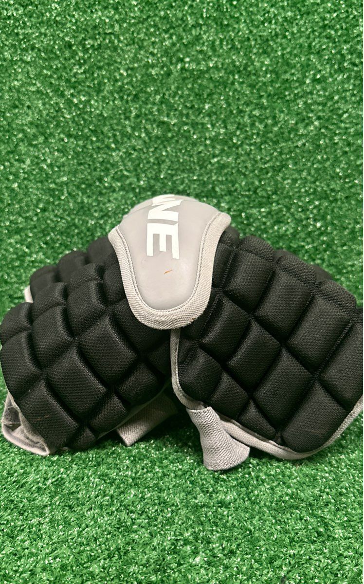 Brine Clutch Senior Large Lacrosse Arm Guard