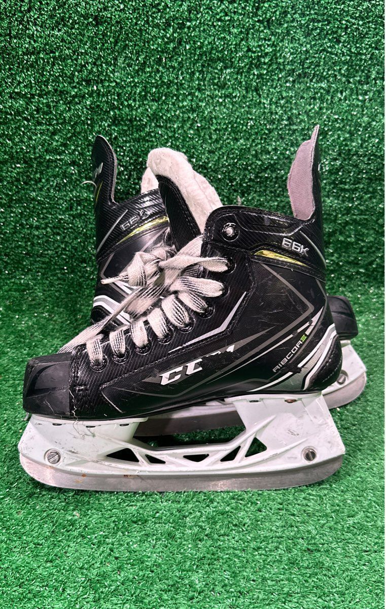 Ccm 66K Hockey Skates 2.5 Skate Size