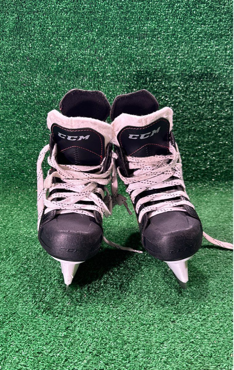 Ccm FT 340 Hockey Skates 12Y Skate Size