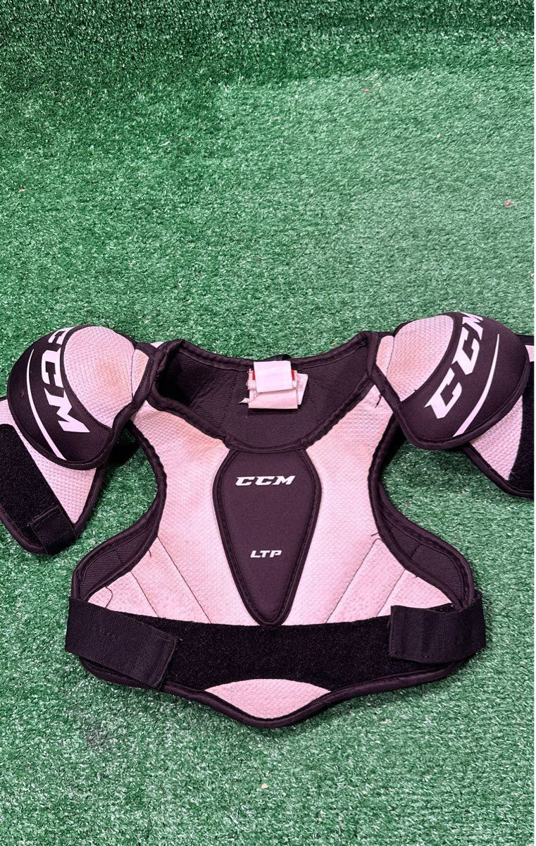 Ccm LTP Hockey Shoulder Pads Youth Large (L)