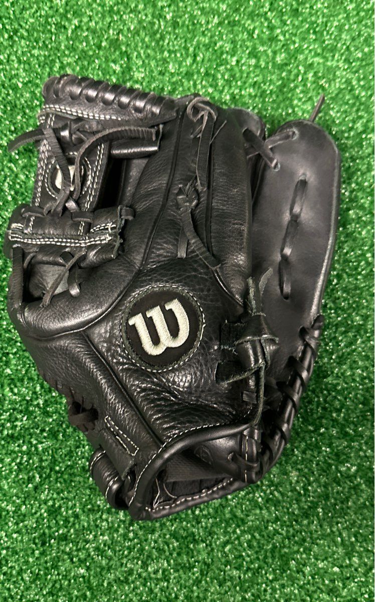 Wilson A500 *Broken In* 11.5" Baseball Glove (RHT)