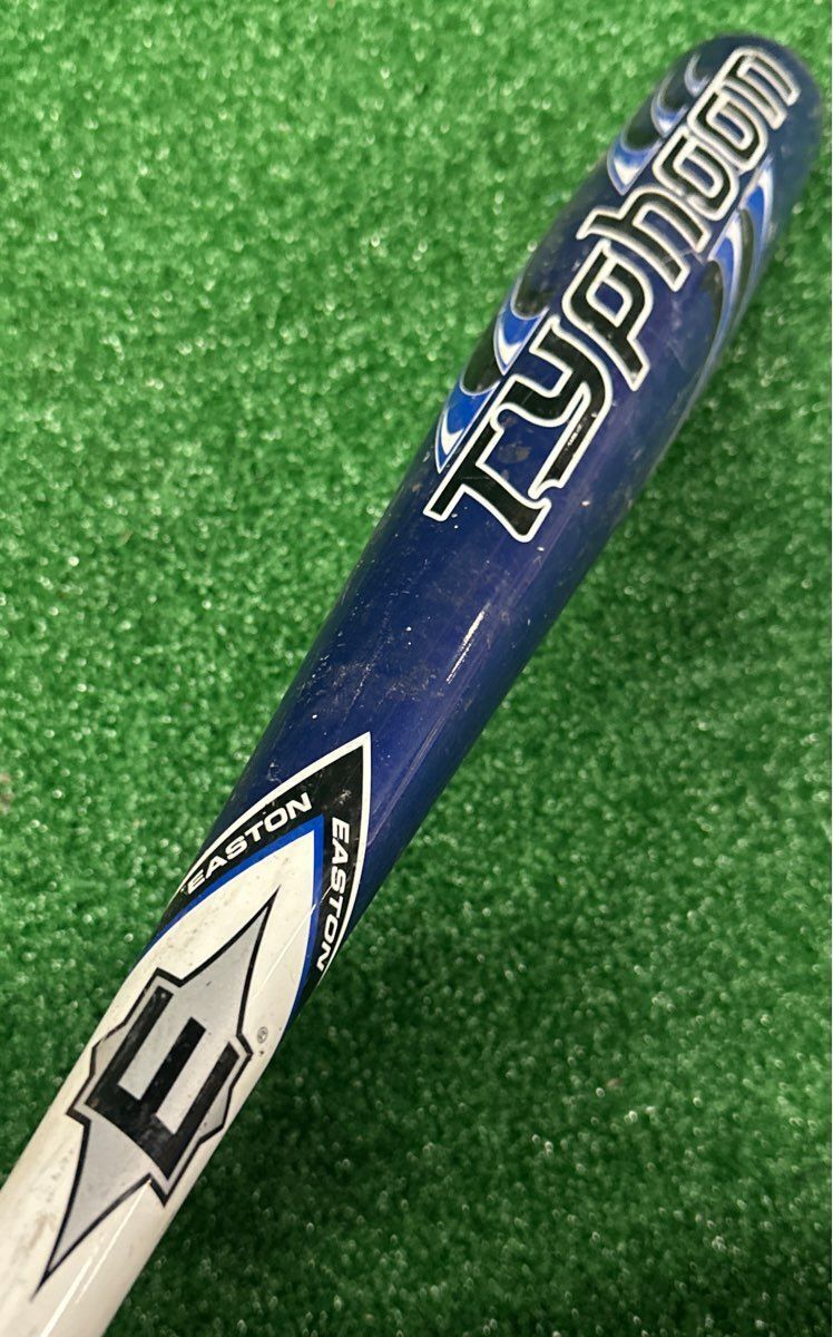 Easton Typhoon Baseball Bat 32" 29 oz. (-3) 2 5/8"