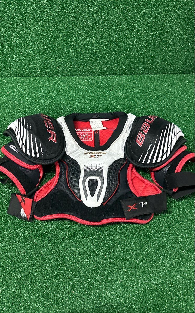 Bauer X7.0 Hockey Shoulder Pads Junior Small (S)