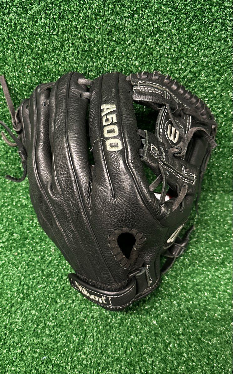 Wilson A500 *Broken In* 11.5" Baseball Glove (RHT)