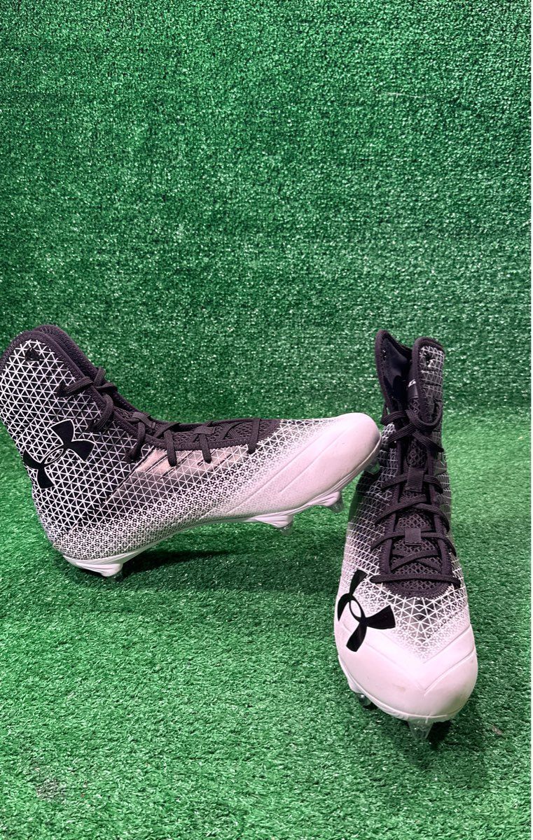 Under Armour Highlight Select 13.0 Size Football Cleats