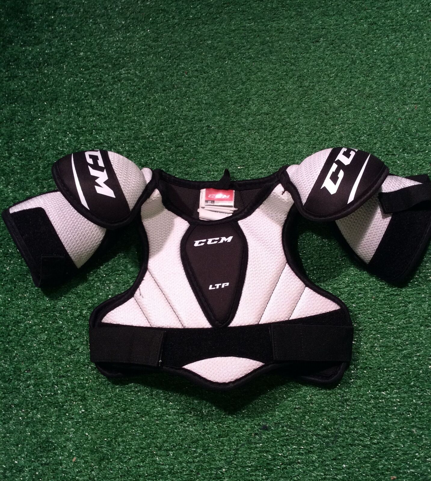 Ccm LTP Hockey Shoulder Pads Youth Medium (M)