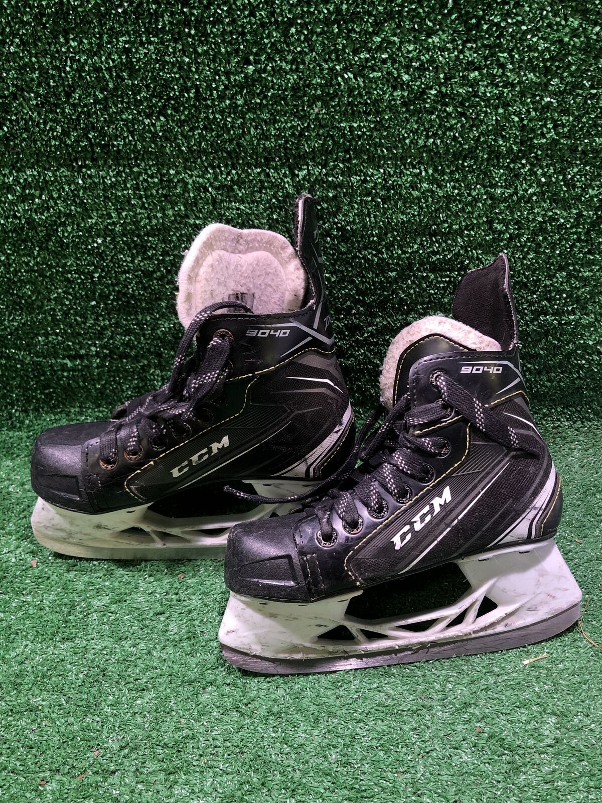 Ccm Tacks 9040 Hockey Skates 32.5 EUR Shoe Size