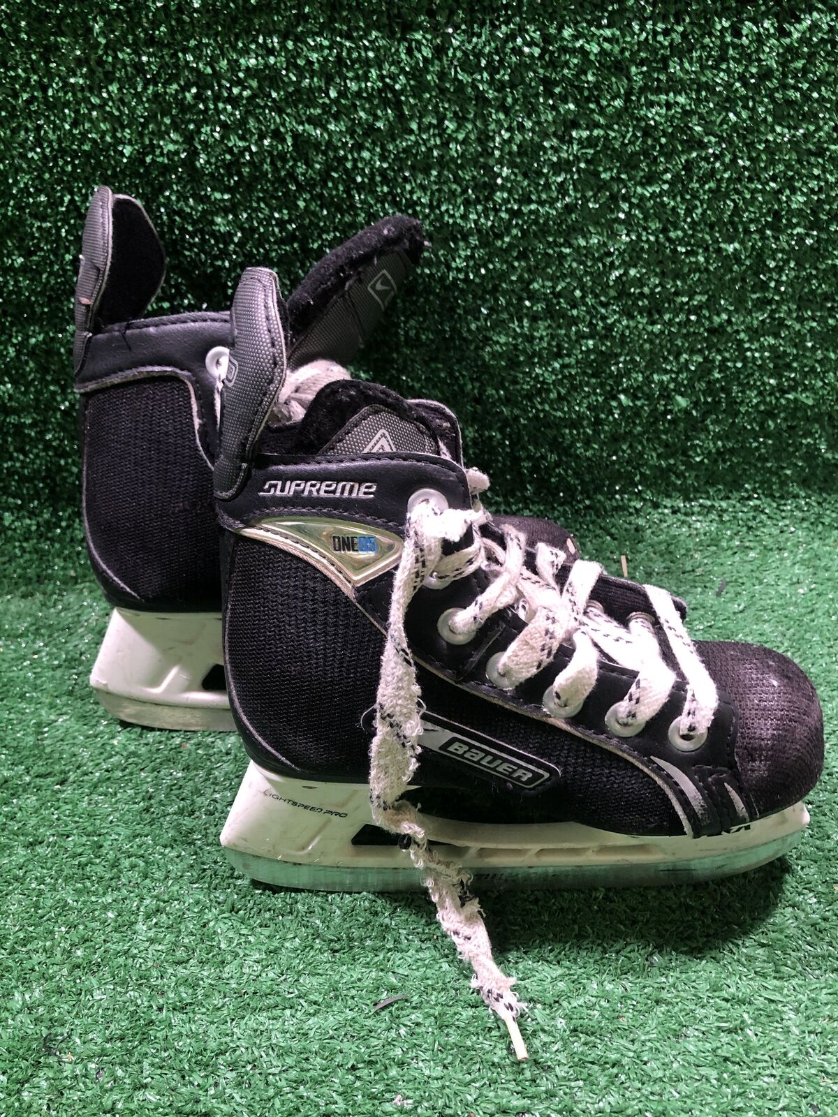 Nike Bauer Supreme One05 Hockey Skates Youth 11.0R Skate Size