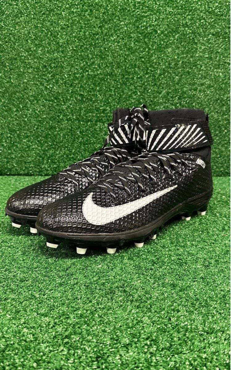 Select Nike Lunarbeast 16.0 Size Football Cleats