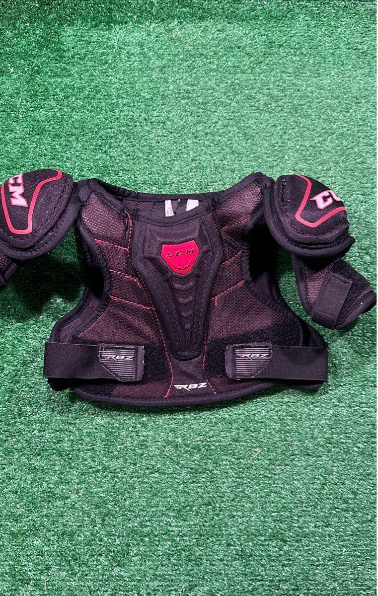 Ccm RBZ Hockey Shoulder Pads Youth Large (L)