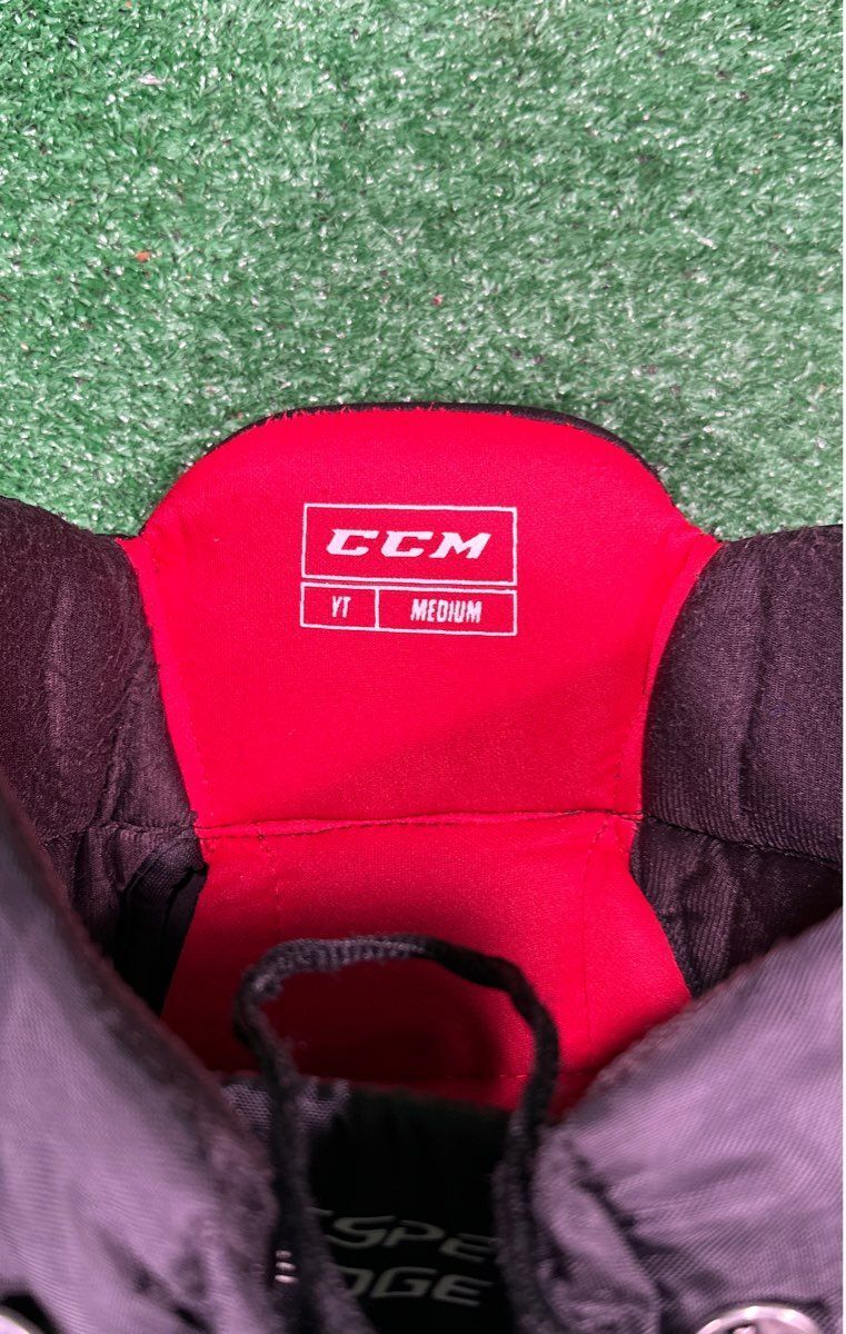 Ccm Edge Hockey Pants Youth Medium (M)