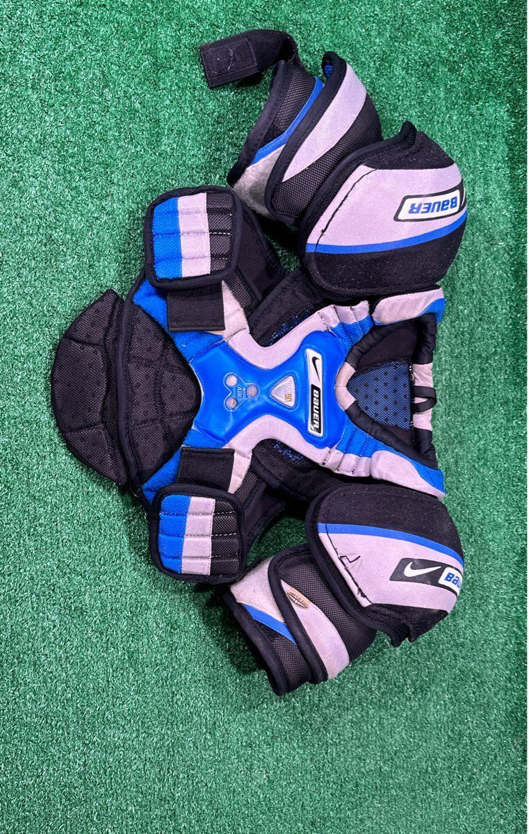 Nike Bauer One90 Air Hockey Shoulder Pads Junior Small (S)