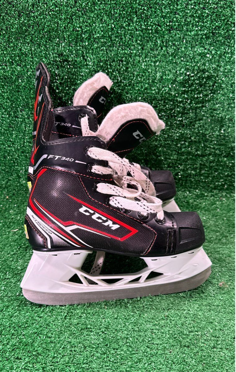 Ccm FT 340 Hockey Skates 12Y Skate Size