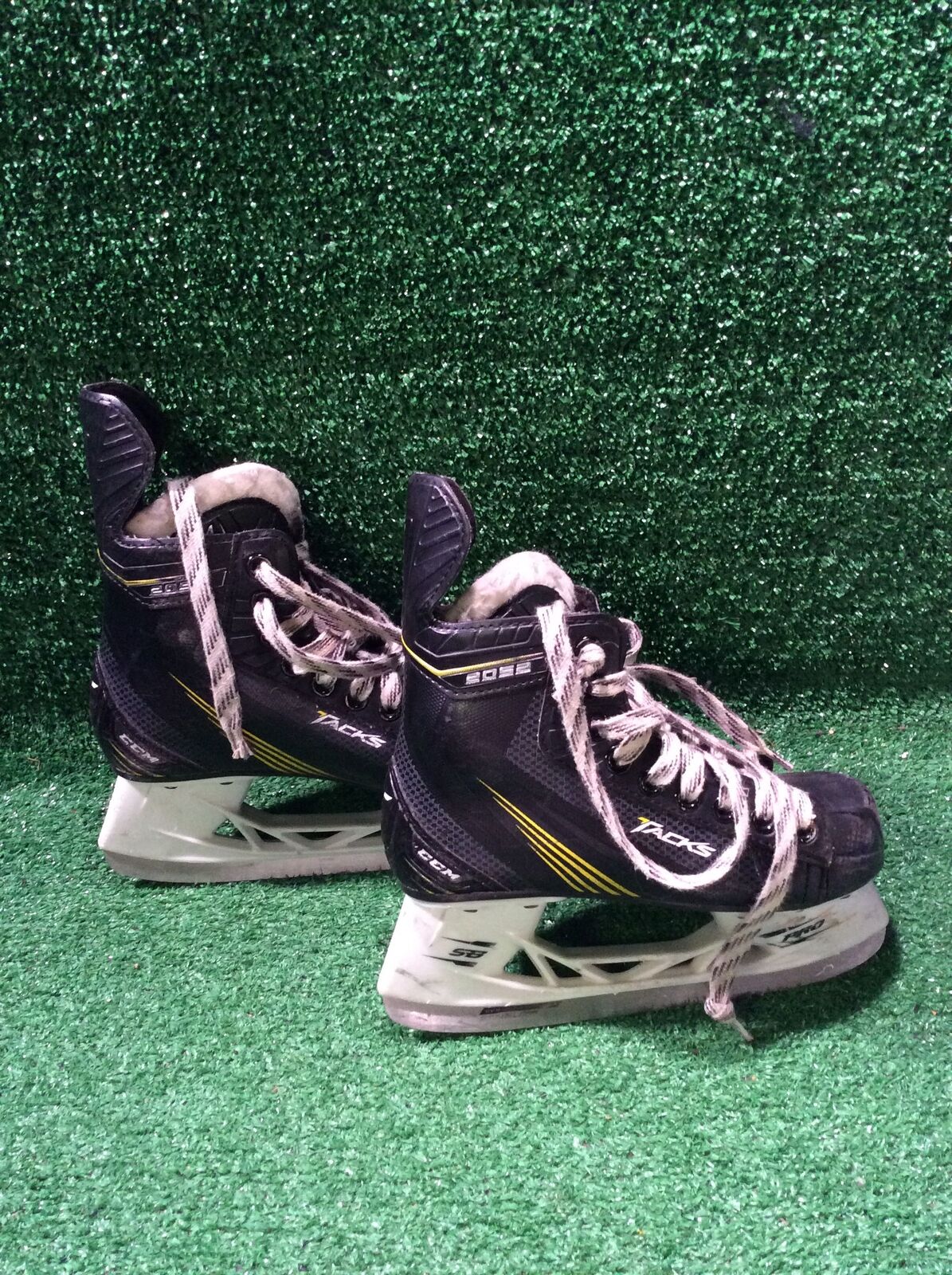 Ccm Tacks 2052 Hockey Skates 1.0D Skate Size