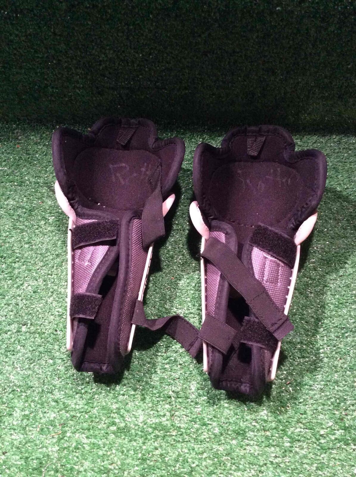 Ccm Vector 9" Hockey Shin Guards