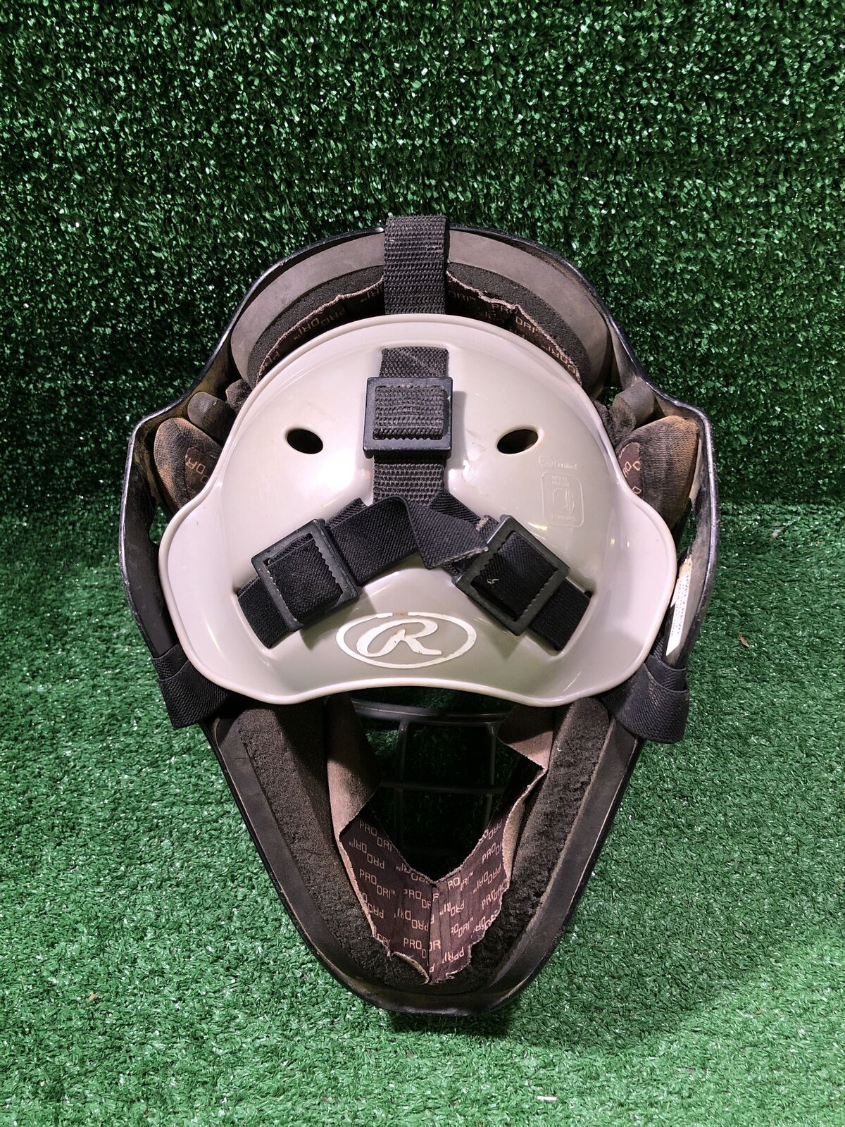 Rawlings CHVELY-RevD 6 1/2" To 7" Hockey Style Catcher's Helmet