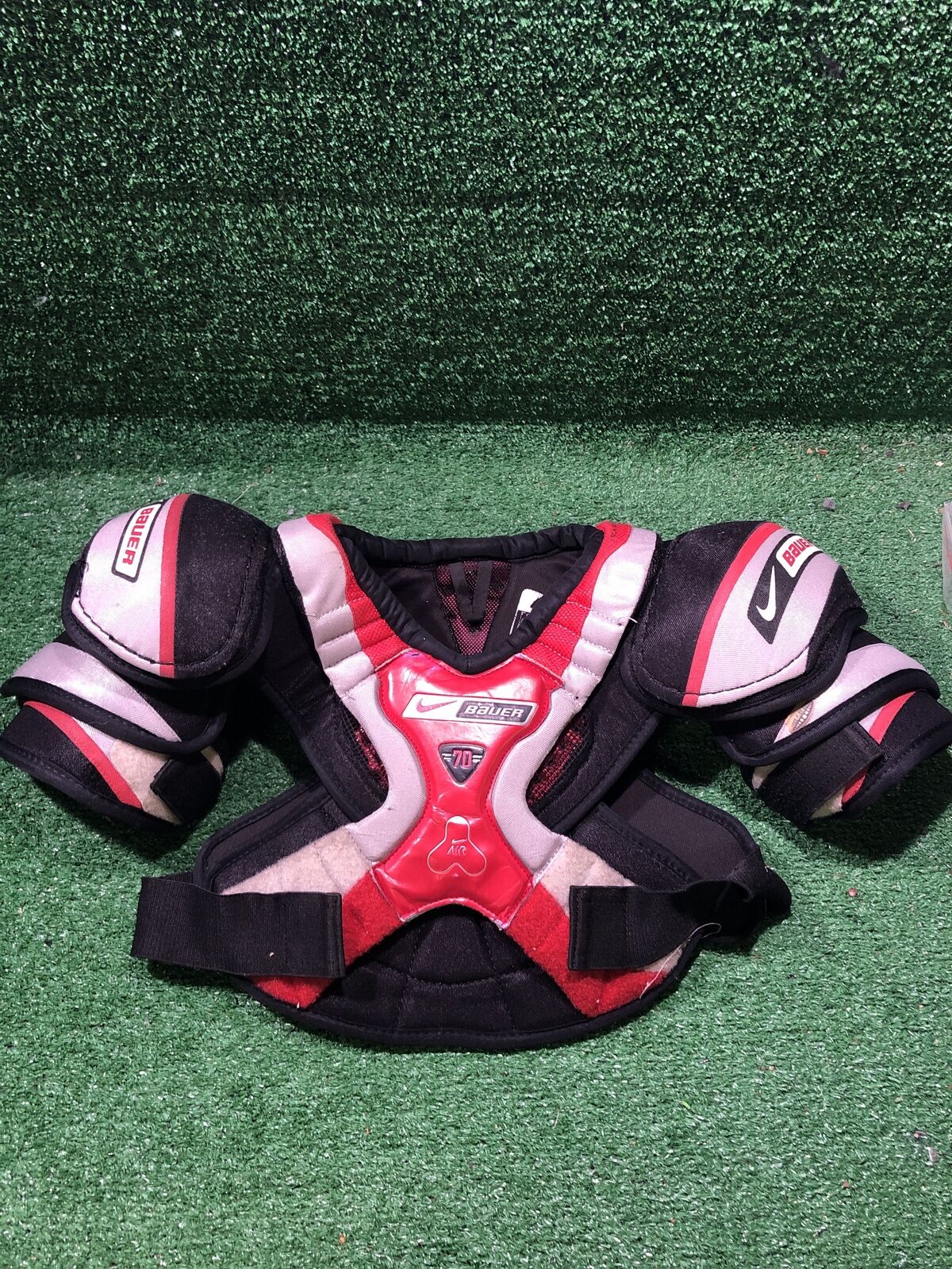 Nike Bauer Air 70 Hockey Shoulder Pads Junior Medium (M)