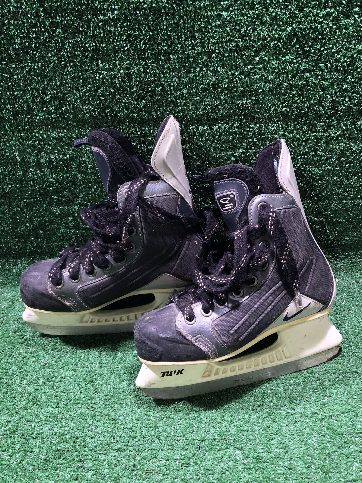 Nike Quest 5 Hockey Skates 4.0D Skate Size