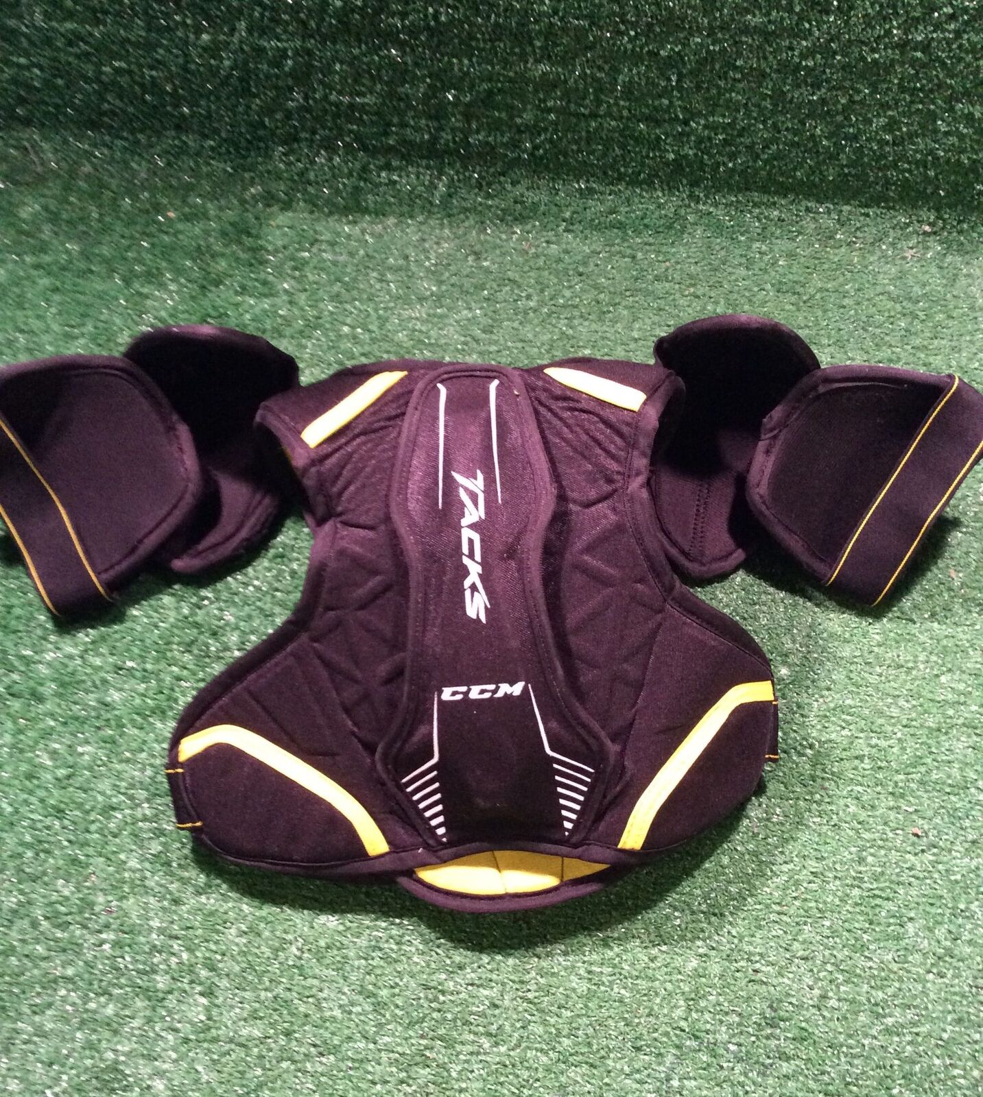 Ccm Tacks Vector Pro Hockey Shoulder Pads Junior Small (S)