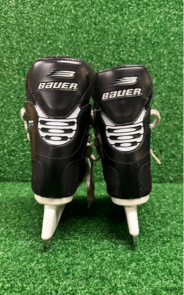 Bauer Elite Hockey Skates 11R Youth Skate Size