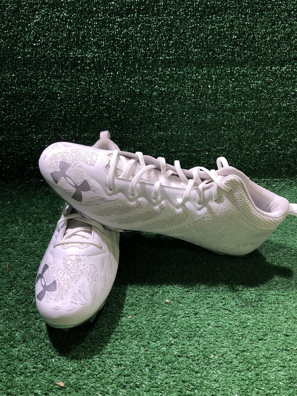 Under Armour Spotlight 16.0 Size Football Cleats