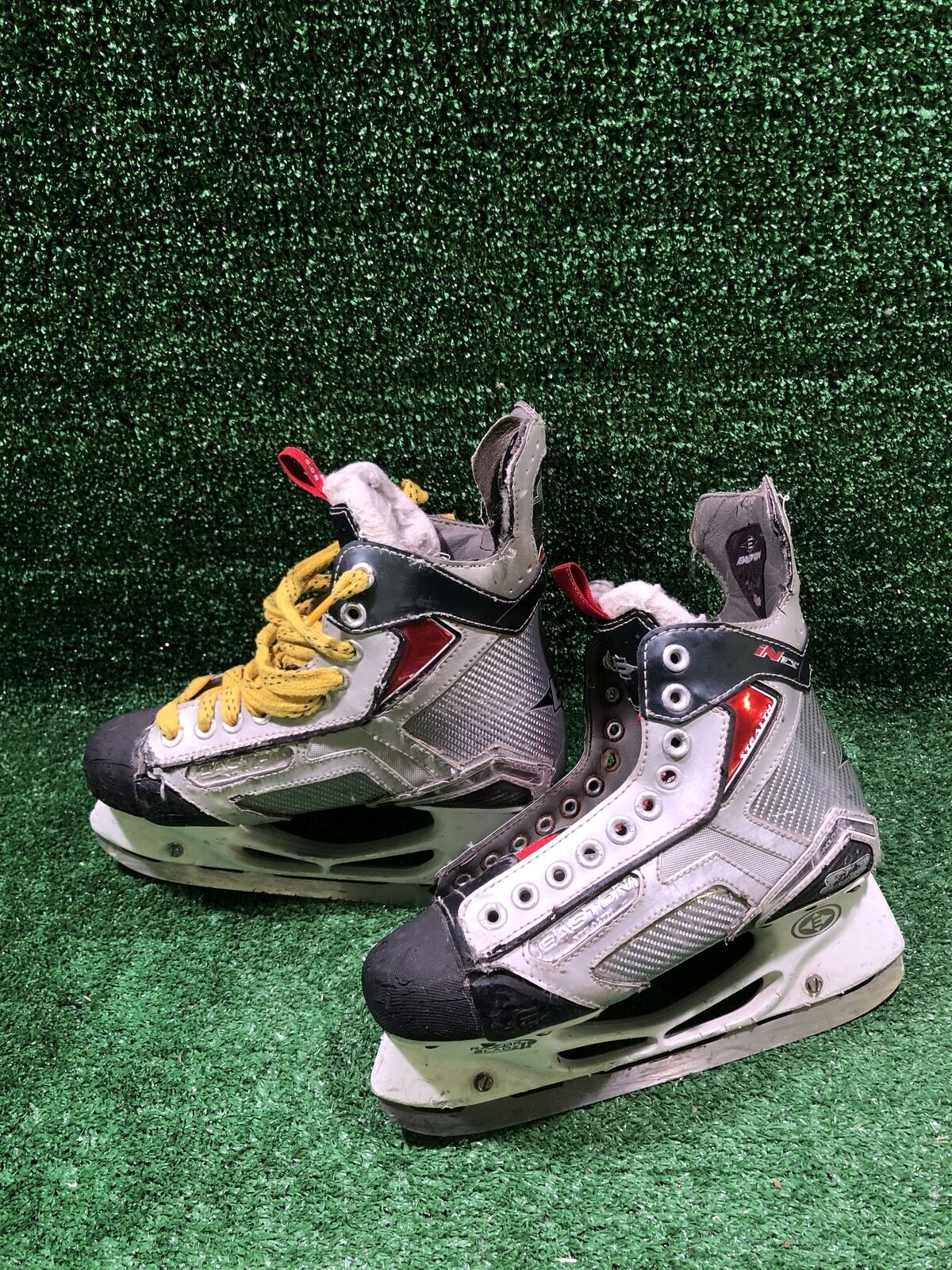 Easton Stealth S12 Hockey Skates 5.0R Skate Size