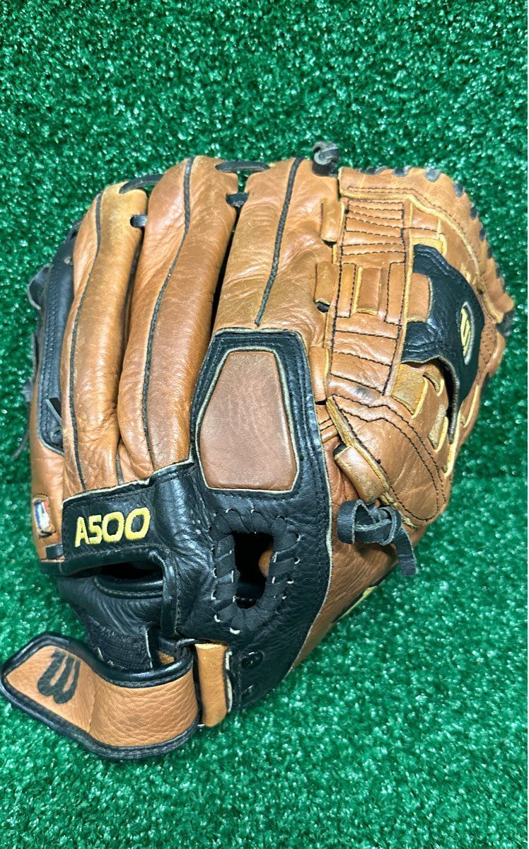 Wilson A500 11.5" Baseball Glove (RHT)