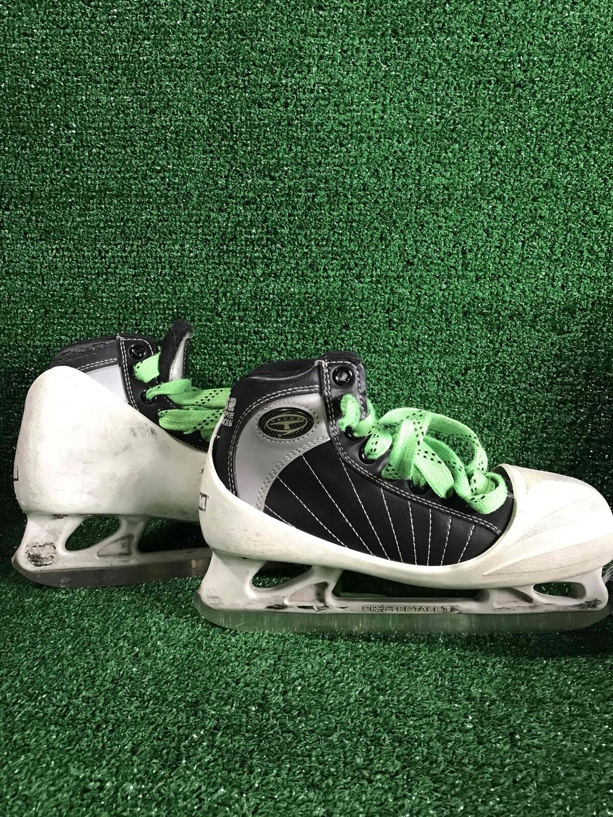 Ccm 652 Super Tacks Hockey Goalie Skates 3.0D Skate Size