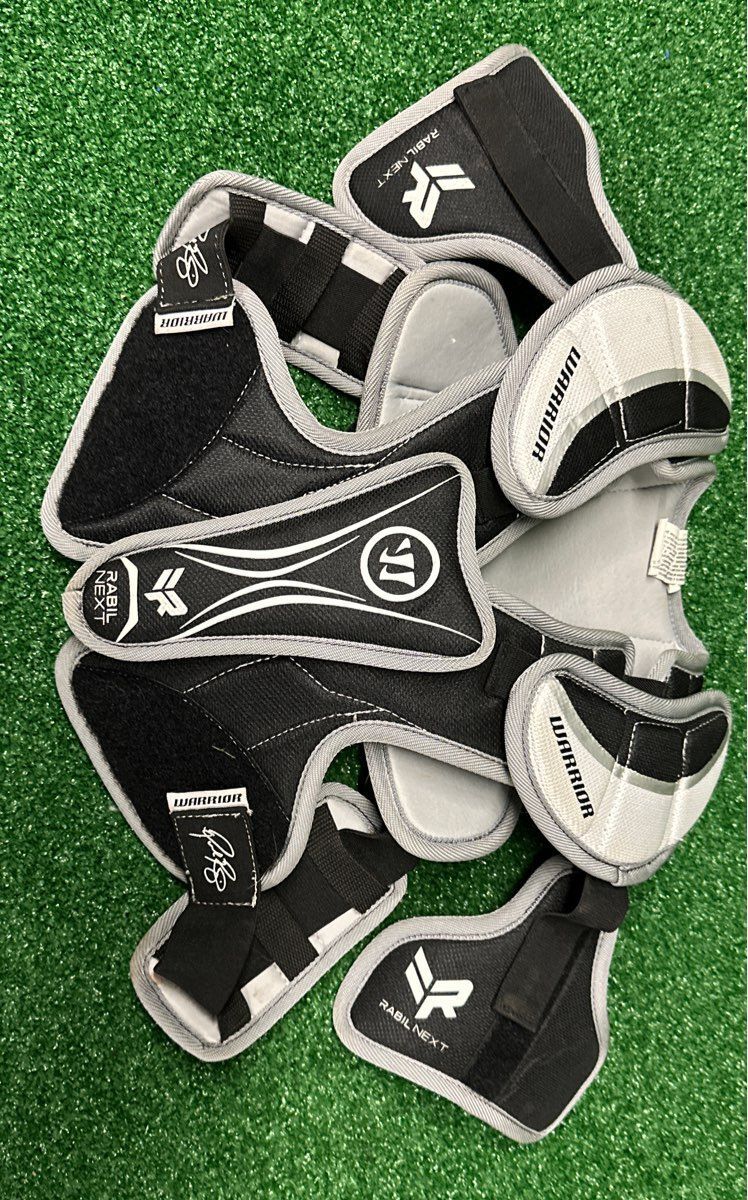 Warrior Rabil Next Youth Medium Lacrosse Shoulder Pads