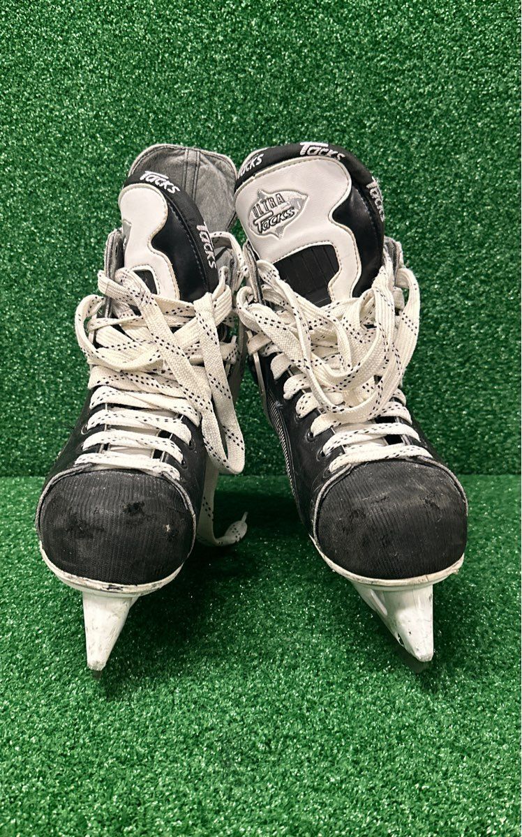 Ccm VINTAGE Ultra Tacks Hockey Skates 10.5 Skate Size