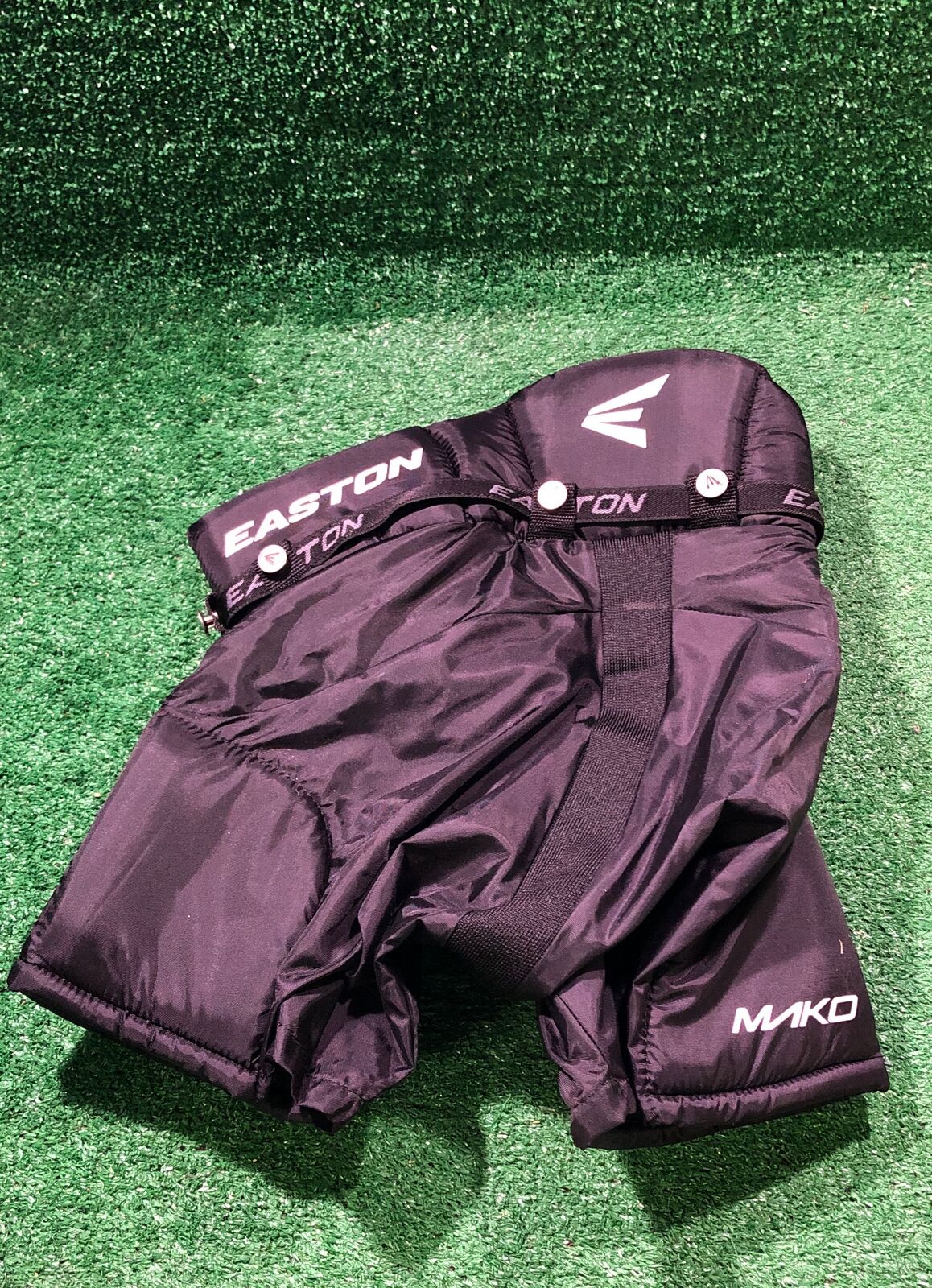 Easton Mako Hockey Pants Youth Medium (M)