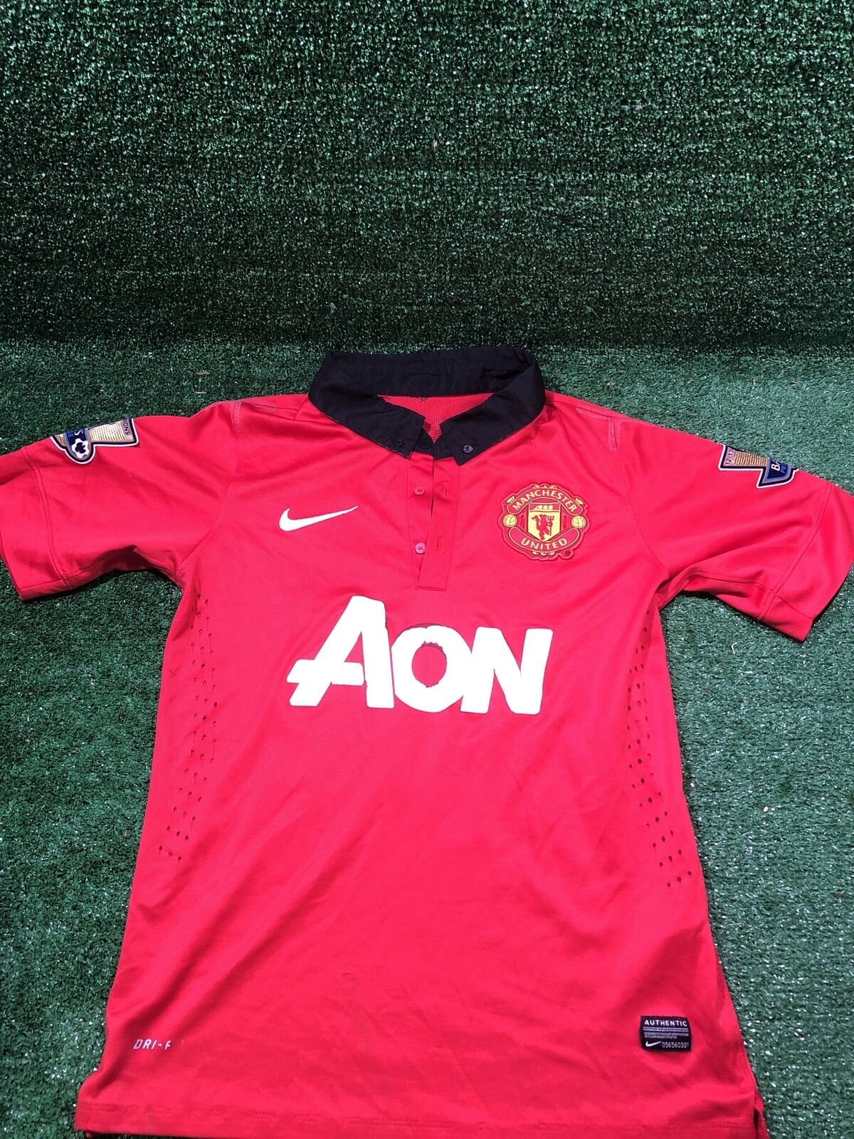 Nike Manchester United #20 V. Persie Medium (M) Jersey