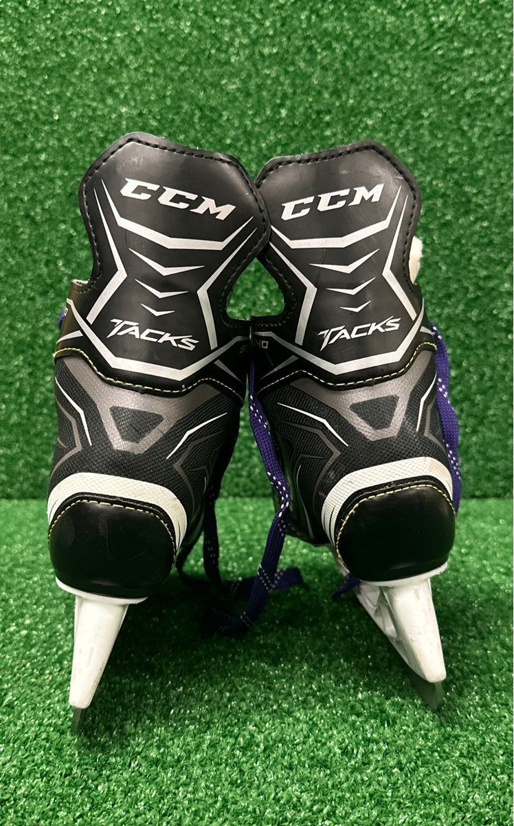 Ccm Tacks 9040 Hockey Skates 11.0 Skate Size