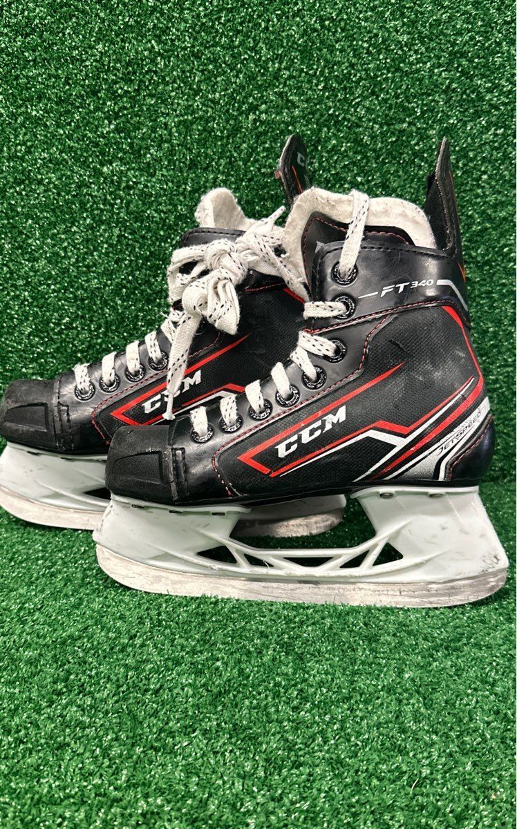 CCM FT340 Hockey Skates 13Y Youth Skate Size