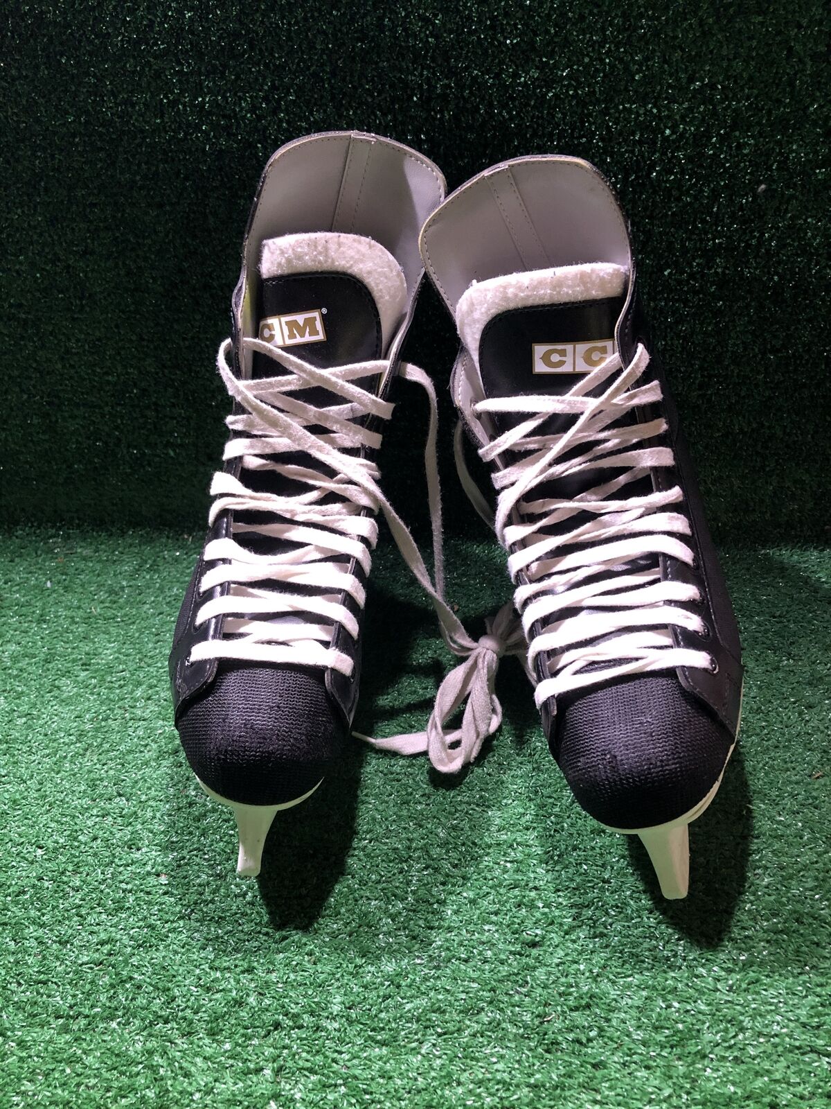 CCM Champion 90 Hockey Skates Adult 7.0 Skate Size