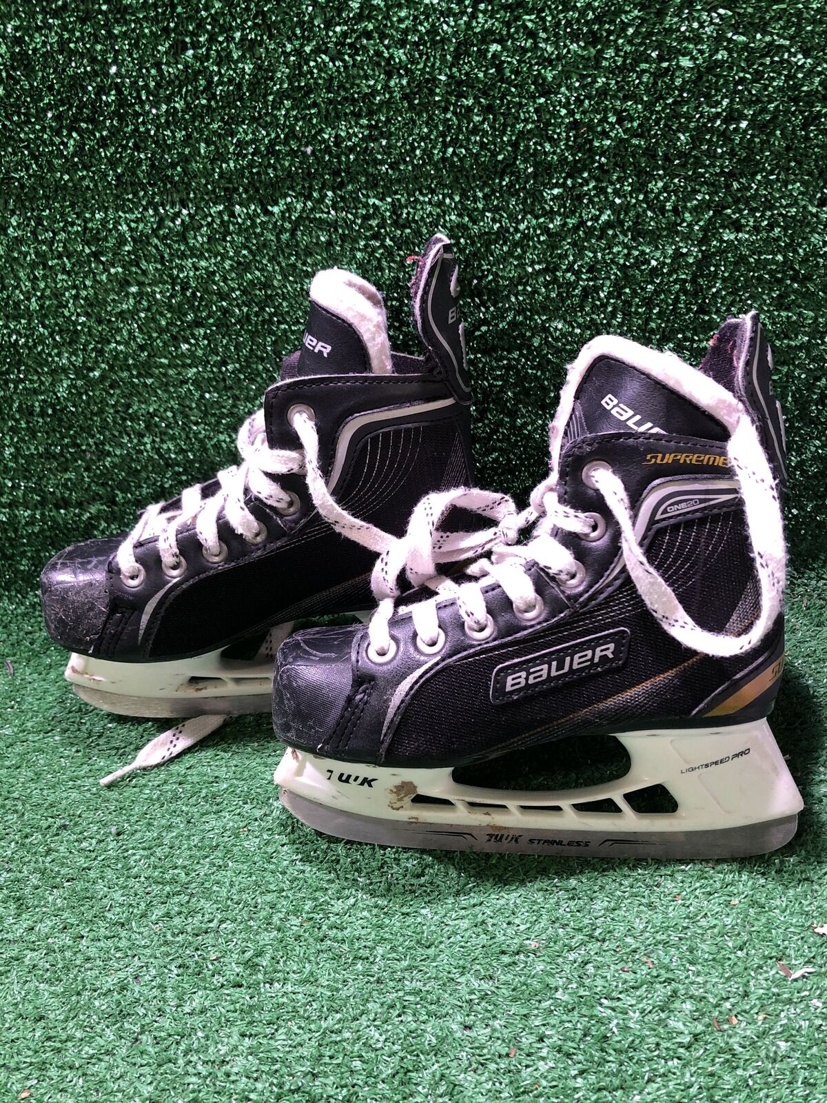 Bauer Supreme One20 Hockey Skates Youth 13.0R Skate Size