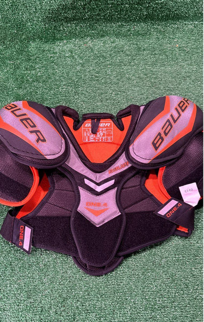 Bauer One.4 Hockey Shoulder Pads Junior Small (S)