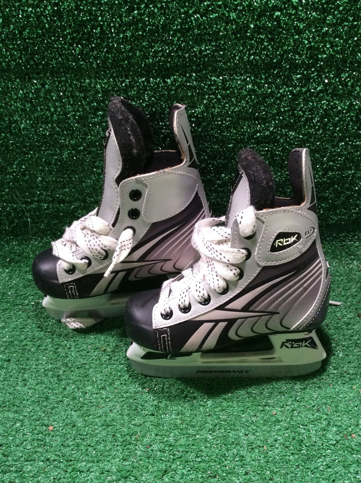 Reebok Hockey Skates "S" Skate Size