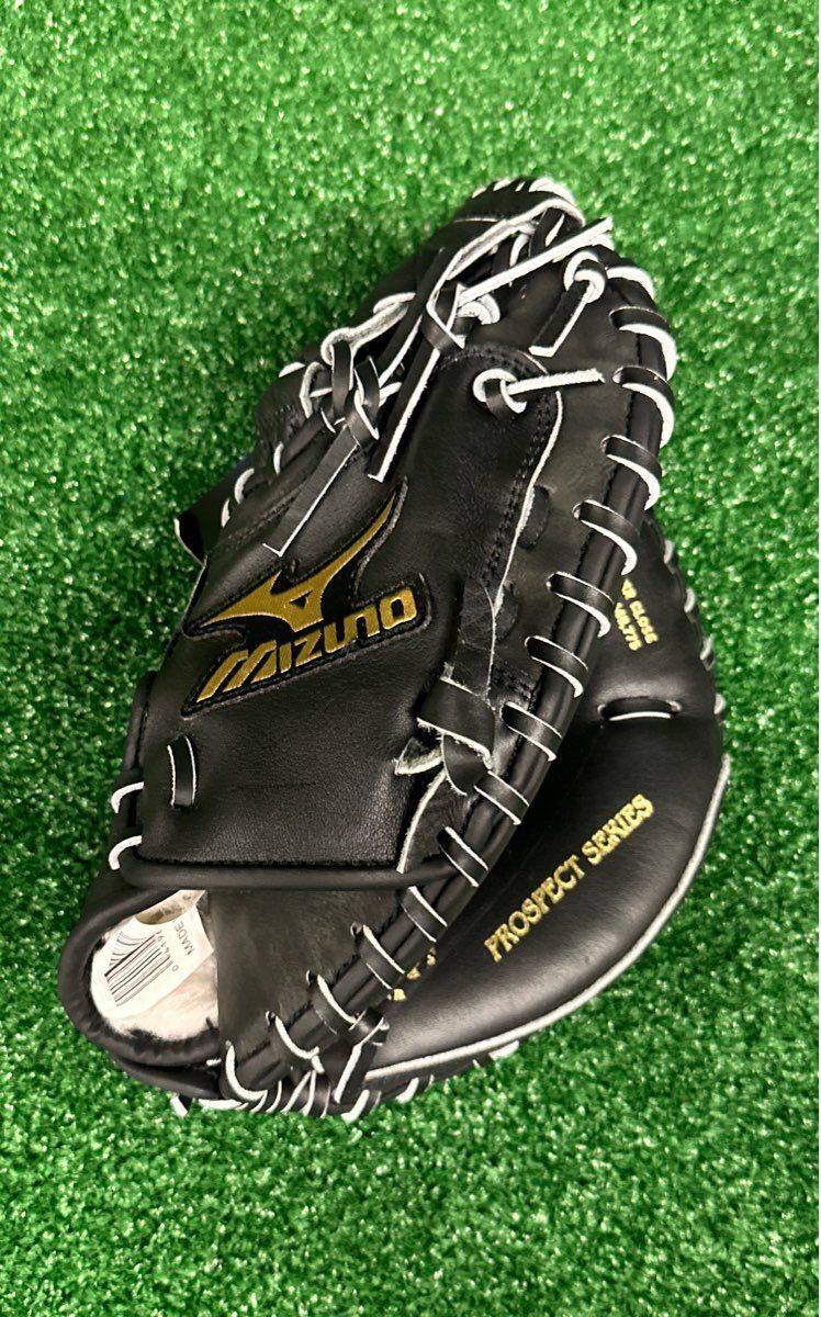 Mizuno GXC 111 31.5" Catcher's Mitt (RHT)